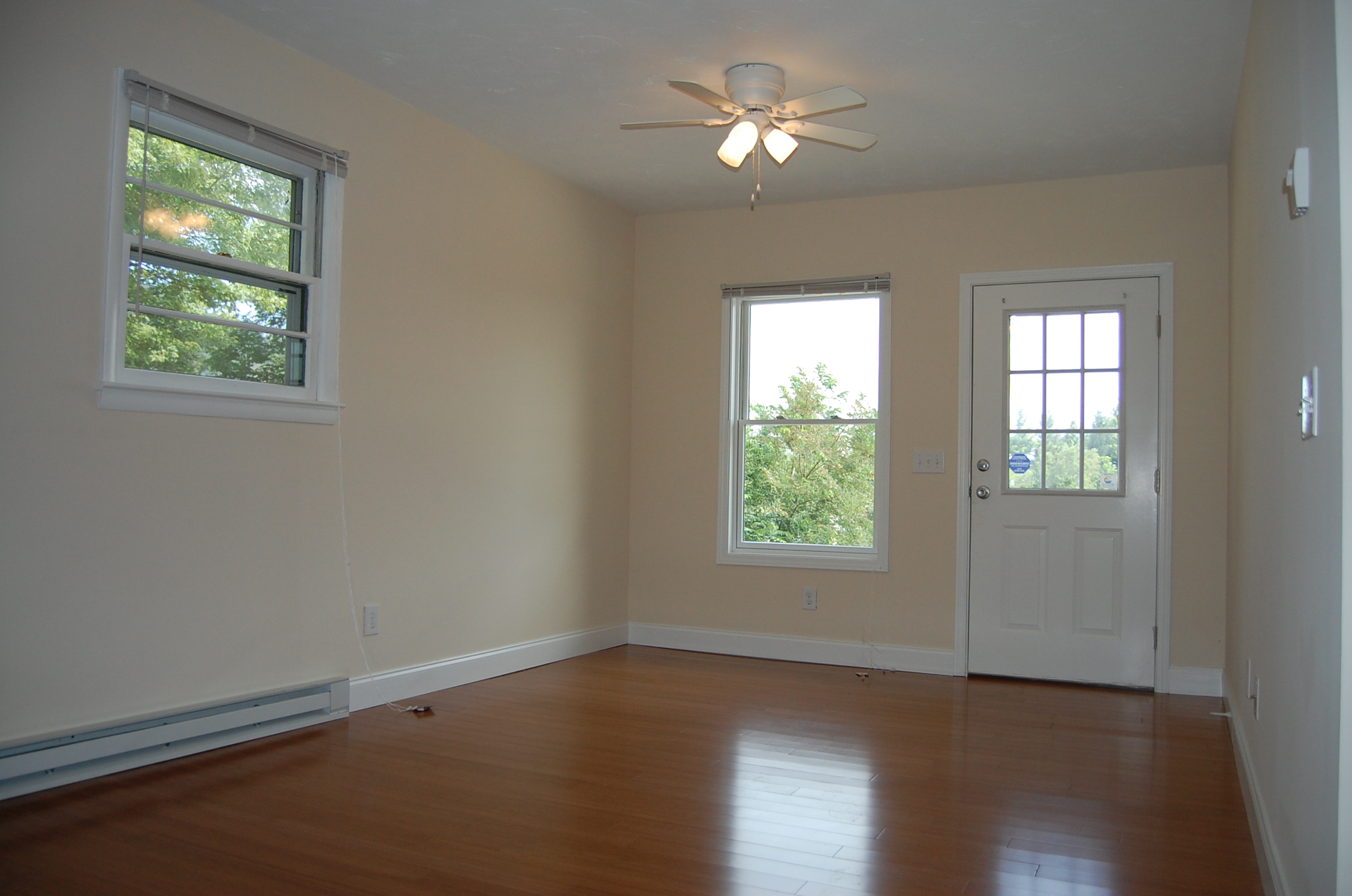 242 North Hampton Living